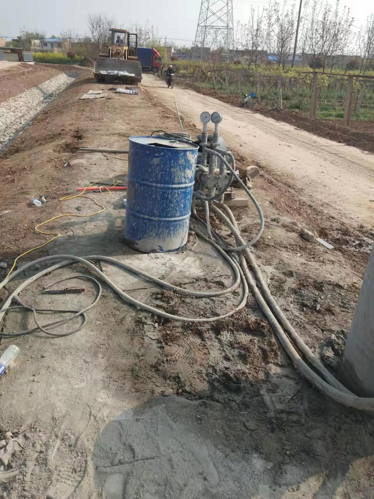 和舍镇顶管注浆